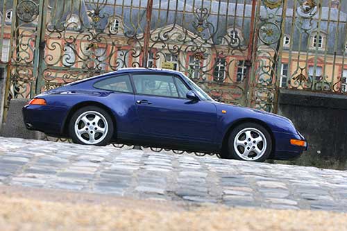 993